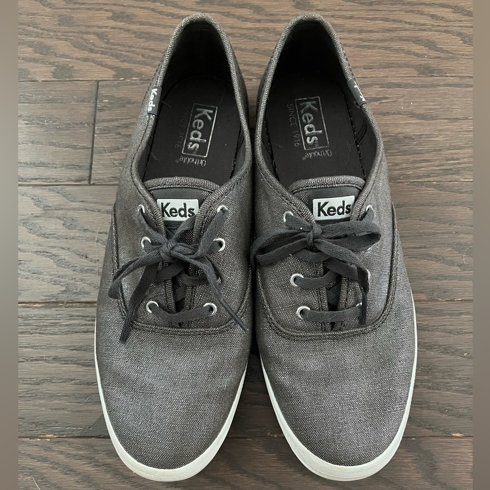 Keds metallic silver tennis shoes women’s 9